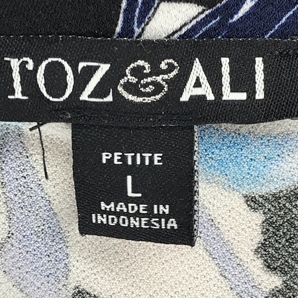 EUC Women’s sz LP, Black & Blue, V-Neck Floral Top - Picture 6 of 7